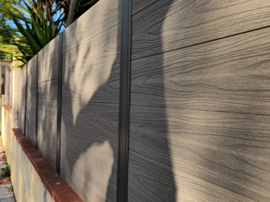 Valla de Madera Sintética WPC Encapsulada Gray | CNX
