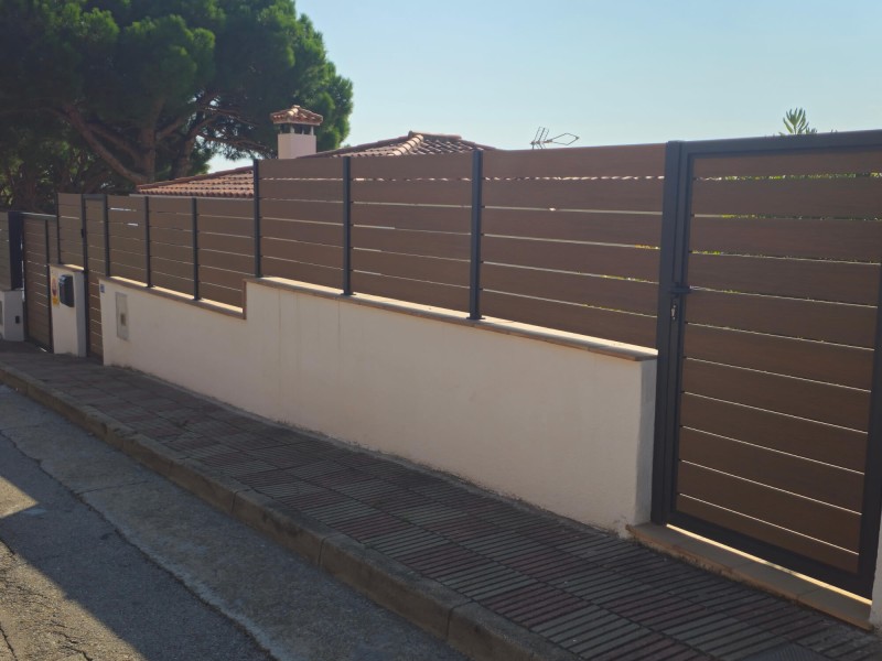 Valla de Madera Sintética WPC Encapsulada IPE | CNX