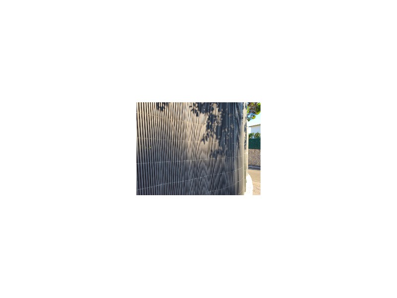 Rollo de mimbre artificial estrecho PVC, 1,5m alto x 5m, 60% ocultación, gris antracita, 5 años garantía | CNX
